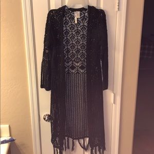 Black woven duster